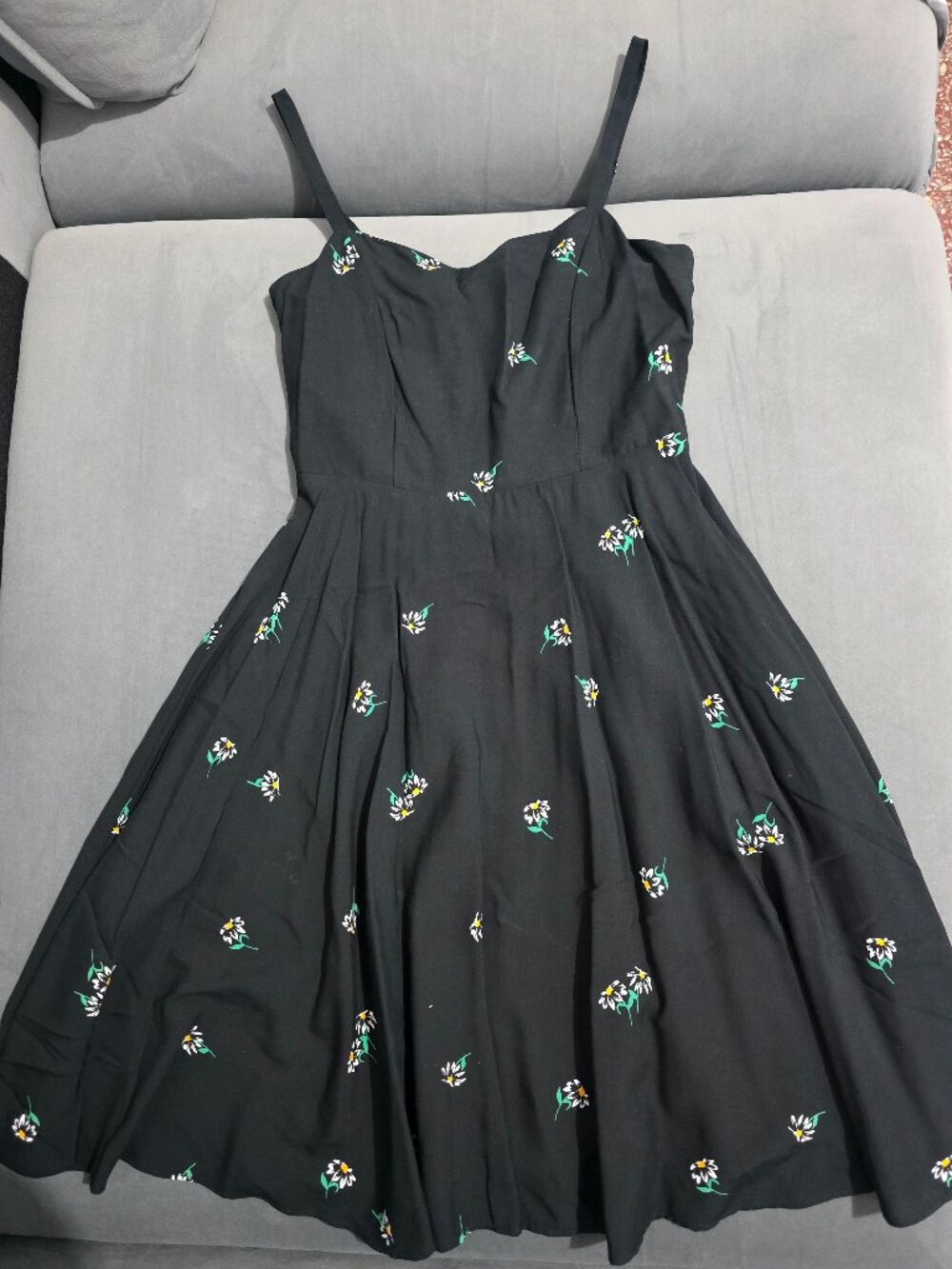 Old Navy Cami Floral Dress - Size XS - Excellent Used Condition - Picture 3 of 6